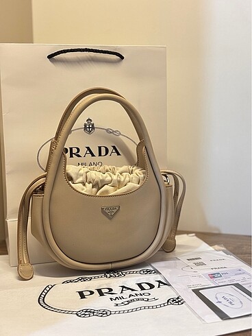 Prada çanta