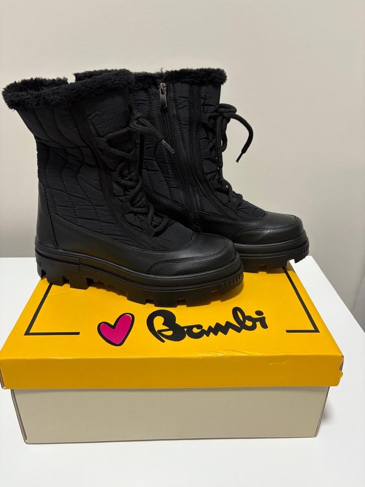 Siyah Kürklü Kadın Bot - Görsel 3