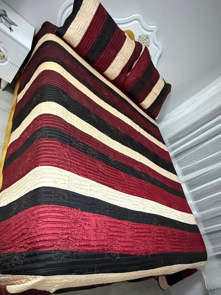 Bordo Çizgili Yatak Örtüsü - Görsel 2