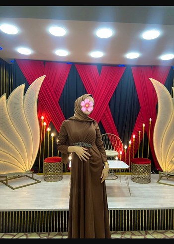 Uzun Kahverengi Dökümlü Tesettür Abiye - Görsel 2