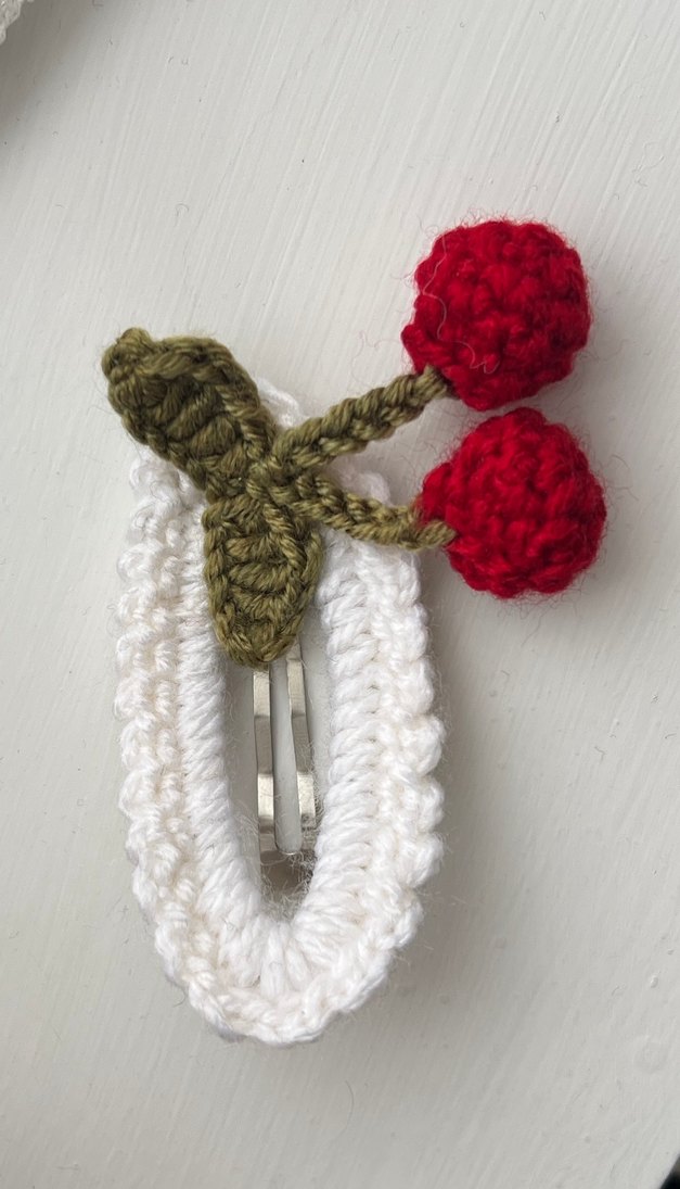 Nakışlı Kirazlı Örgü Çocuk Toka Seti - Görsel 3