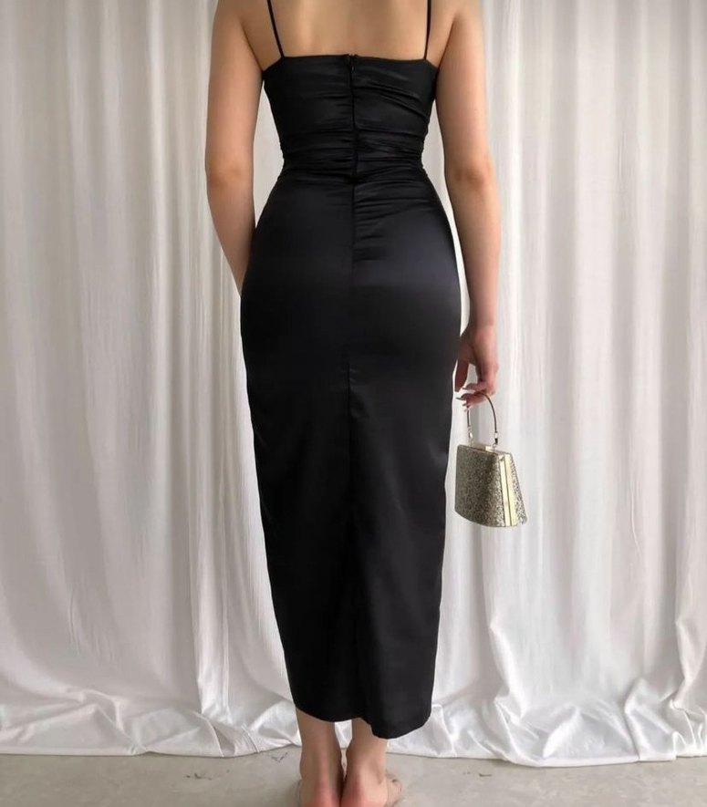 Saten Siyah Uzun Drapeli Straplez Elbise - Görsel 3