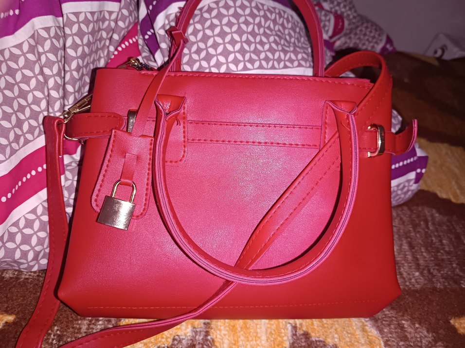 Kırmızı Deri Tokalı Kadın Çanta - Görsel 3