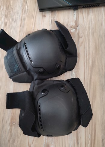 Dechatlondan az kullanılmış dizlik dirseklik bileklik seti - Görsel 3