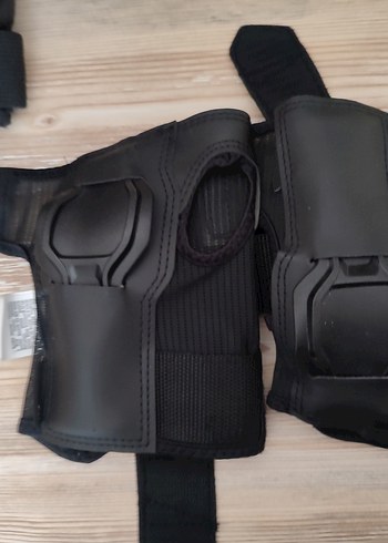 Dechatlondan az kullanılmış dizlik dirseklik bileklik seti - Görsel 4