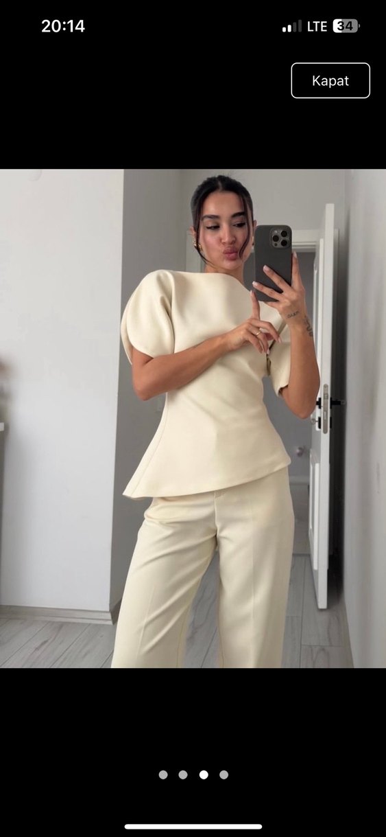 Beyaz V Yaka Kısa Kollu Kadın Takım - Görsel 3