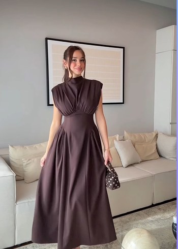 Kahverengi Yüksek Yakalı Drapeli Uzun Elbise - Görsel 2
