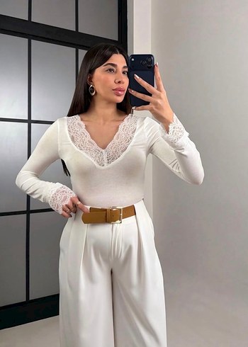 Dantel Detaylı V Yaka Beyaz Kadın Bluz - Görsel 2