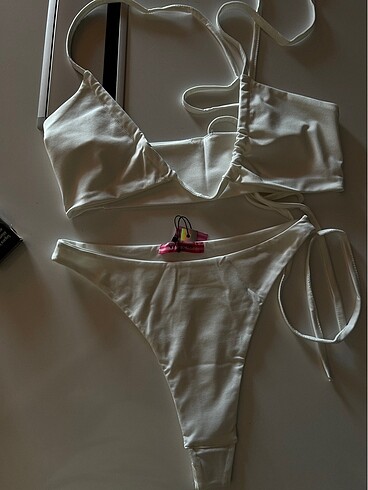 l Beden beyaz Renk Lovefab İpli Bikini Takımı