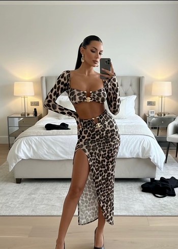 Leopar Desenli Uzun Crop Yırtmaçlı Etek Takım - Görsel 2