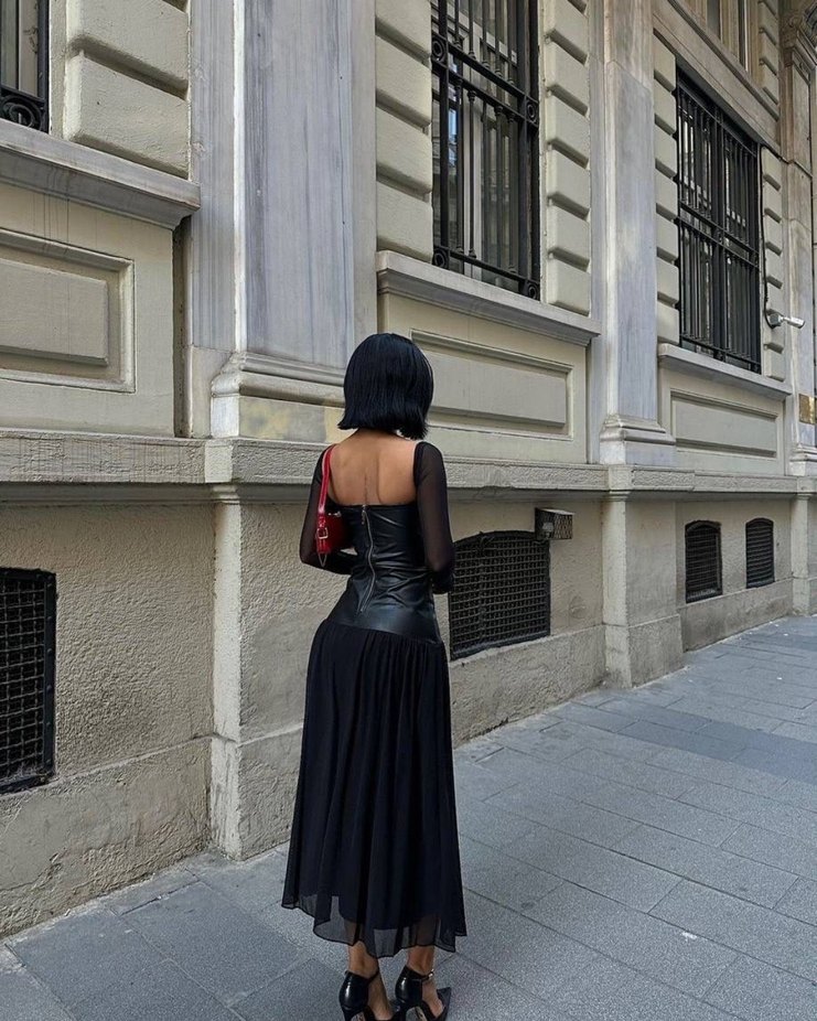 Siyah Deri Uzun Gösterişli Kadın Elbise - Görsel 4