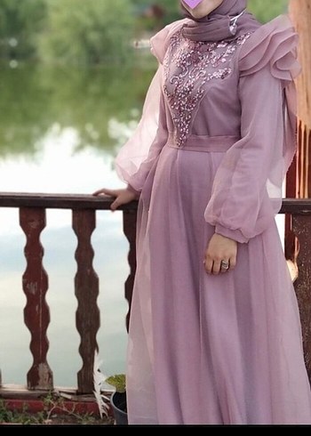 Uzun Pudra Pembe Nakışlı Abiye Elbise