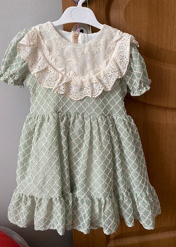 Yeşil Nakışlı Kız Çocuk Elbisesi - Görsel 4