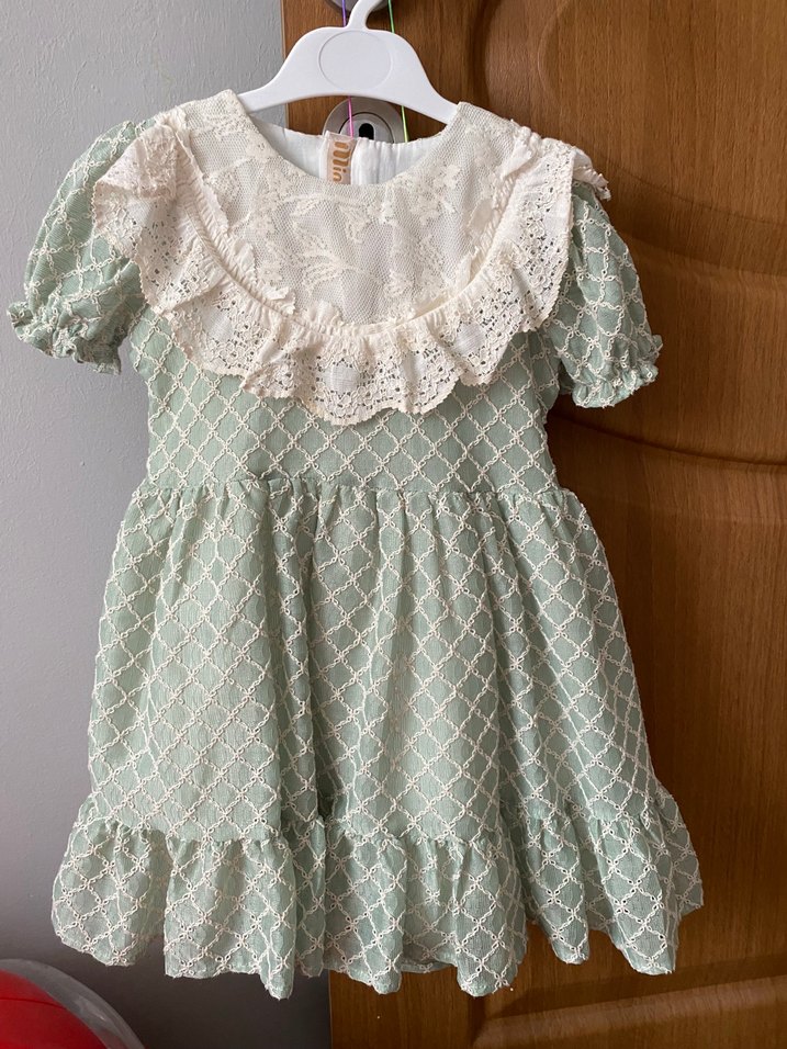 Yeşil Nakışlı Kız Çocuk Elbisesi - Görsel 4