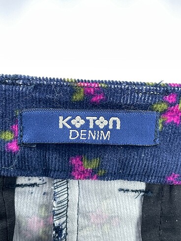 28 Beden lacivert Renk Koton Mini Şort %70 İndirimli.