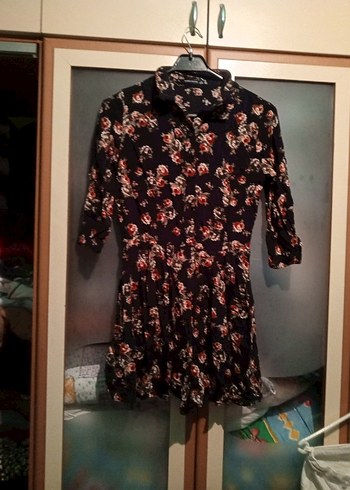 Bershka Romantik Cicekli Siyah Sortlu Elbise