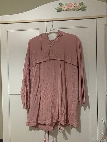 Pembe tunik