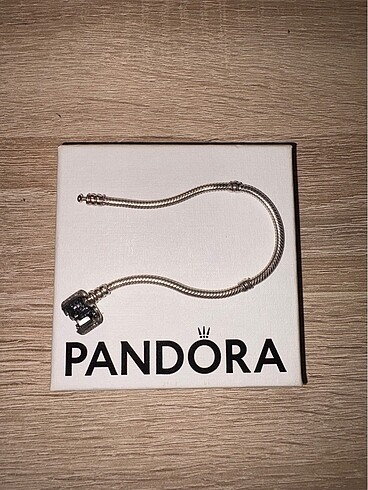  Beden Pandora Pave Bilekli 17cm