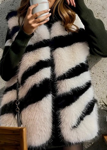 s Beden Siyah Beyaz Zebra Desenli Kürklü Kadın Yelek