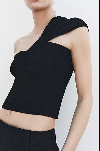 Zara büstiyer