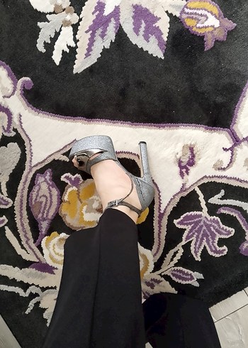 Gri Tokalı Yüksek Topuklu Kadın Ayakkabı - Görsel 2