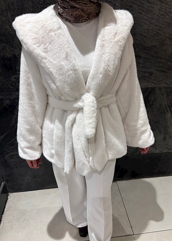 Kadın Beyaz Peluş Midi Kaban - Görsel 3