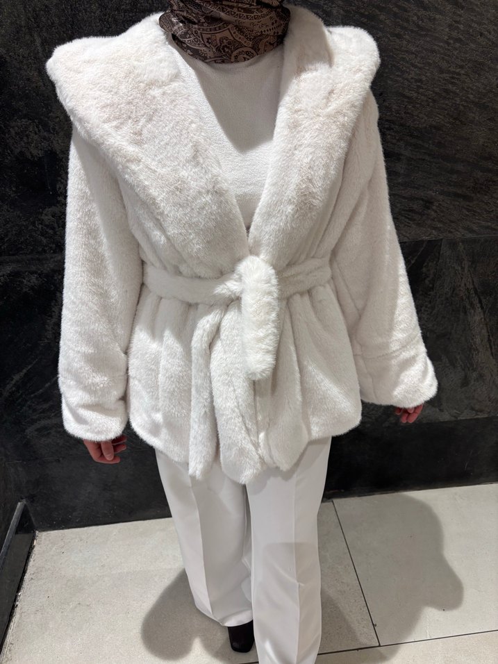 Kadın Beyaz Peluş Midi Kaban - Görsel 3
