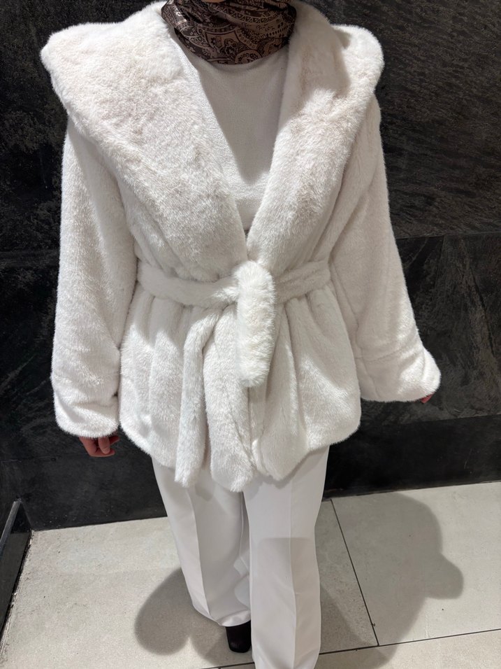 Kadın Beyaz Peluş Midi Kaban - Görsel 2