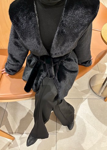 Siyah Kürk Detaylı Midi Kadın Kaban - Görsel 4