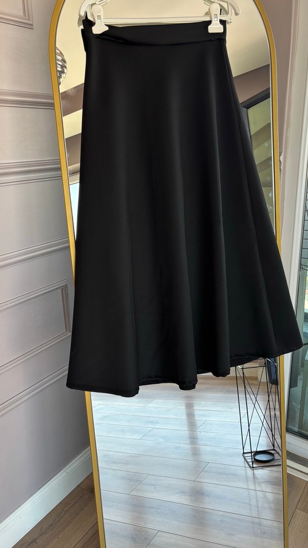 Siyah Uzun Kadın Etek - Görsel 3