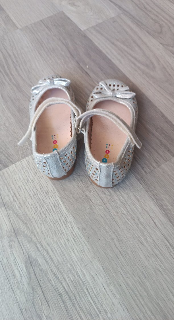 Kız Çocuk Beyaz Tokalı Babet Ayakkabı - Görsel 3