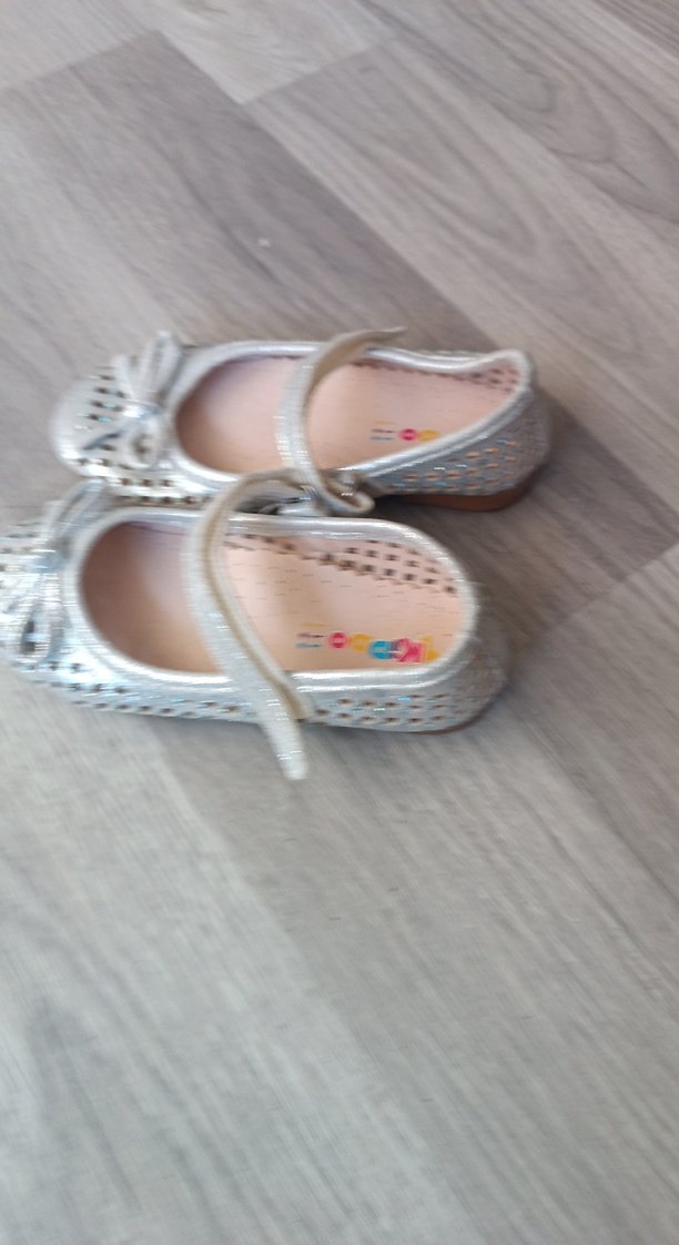 Kız Çocuk Beyaz Tokalı Babet Ayakkabı - Görsel 2