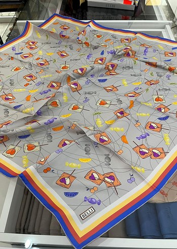 Belli Tivil İpek Eşarp - Görsel 3