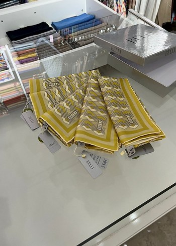 Belli Tivil İpek Eşarp - Görsel 3