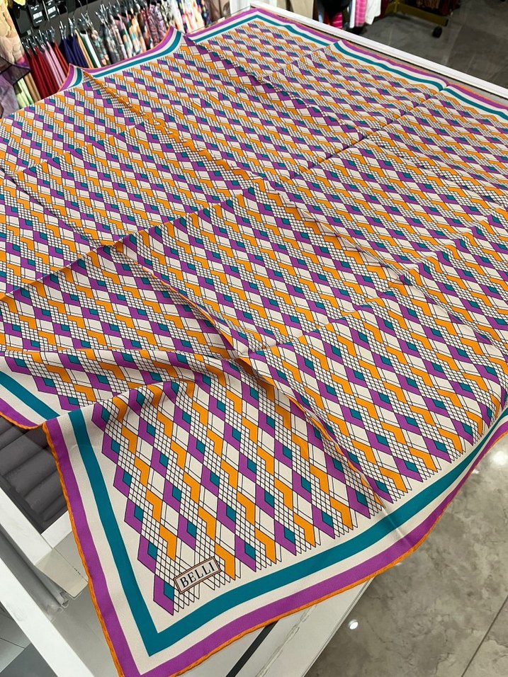 Belli Tivil İpek Eşarp - Görsel 5