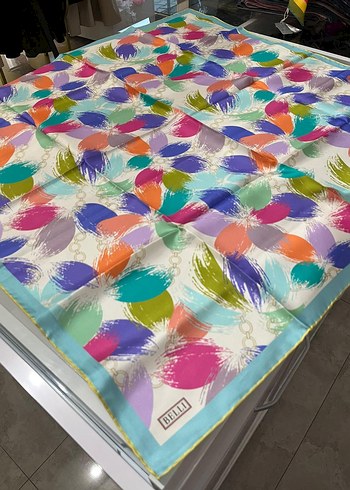 Belli Tivil İpek Eşarp - Görsel 2