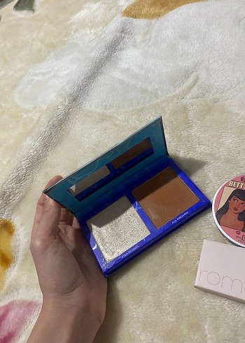 Kiko pembe makyaj çantası ve makyaj ürünleri seti - Görsel 4