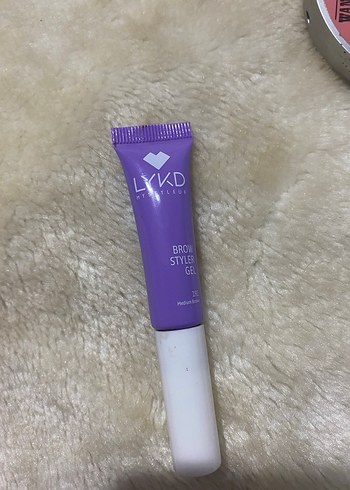 Kiko pembe makyaj çantası ve makyaj ürünleri seti - Görsel 9