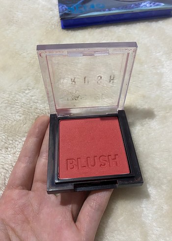 Kiko pembe makyaj çantası ve makyaj ürünleri seti - Görsel 12