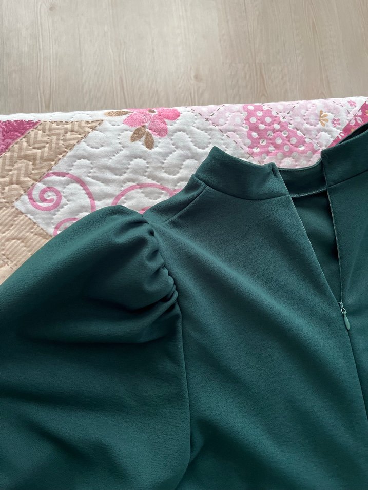 Yeşil V Yakalı Uzun Kadın Elbise - Görsel 2