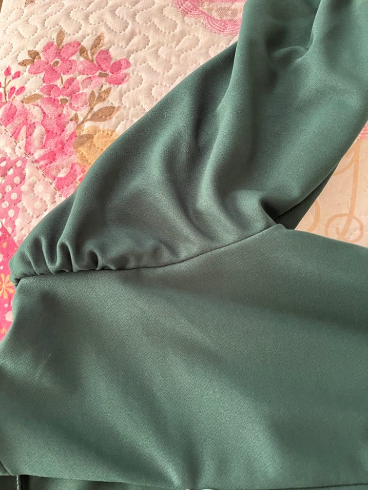 Yeşil V Yakalı Uzun Kadın Elbise - Görsel 4