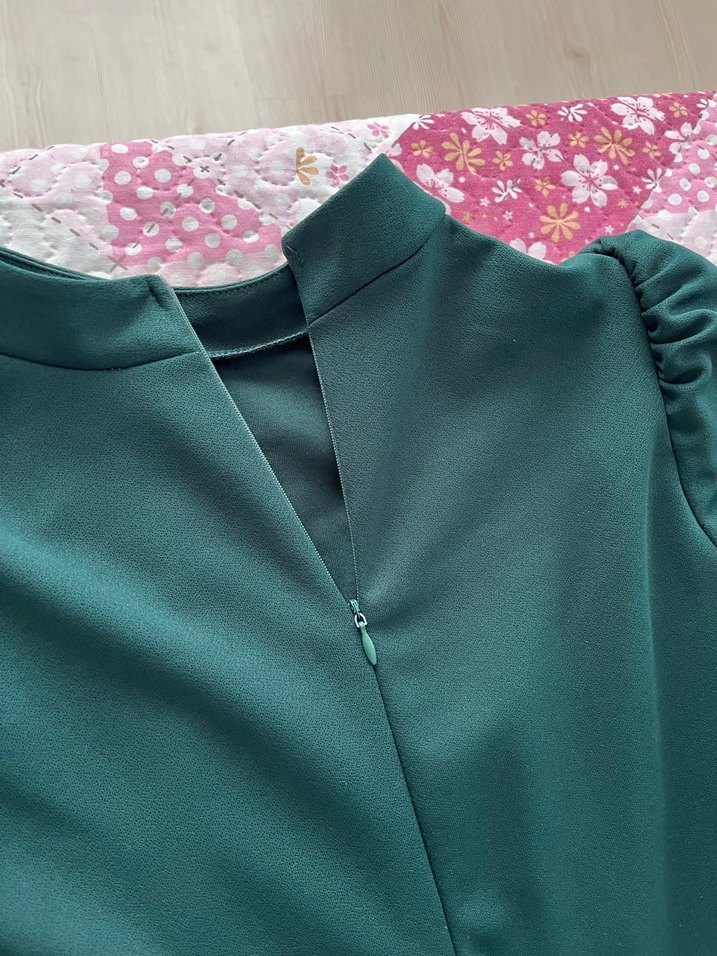 Yeşil V Yakalı Uzun Kadın Elbise - Görsel 3