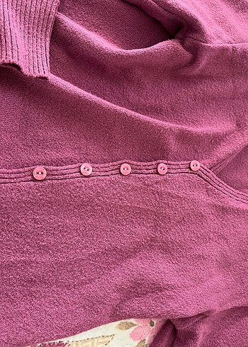 Pembe Düğmeli V Yakalı Kadın Kazak - Görsel 2