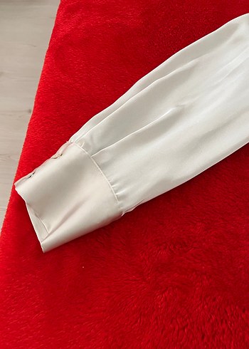 Düğmeli Bej Saten Gömlek - Görsel 2