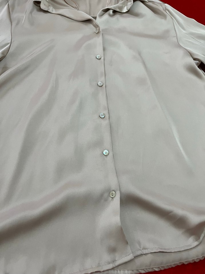 Düğmeli Bej Saten Gömlek - Görsel 4