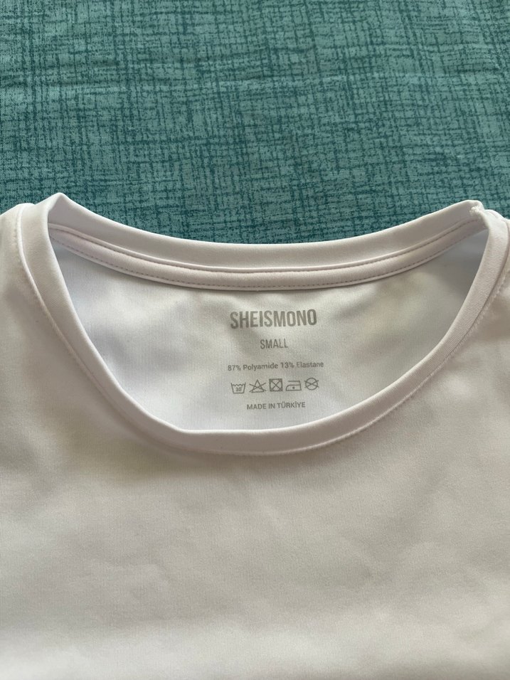 Beyaz vücuda yapışan tshirt s beden - Görsel 3