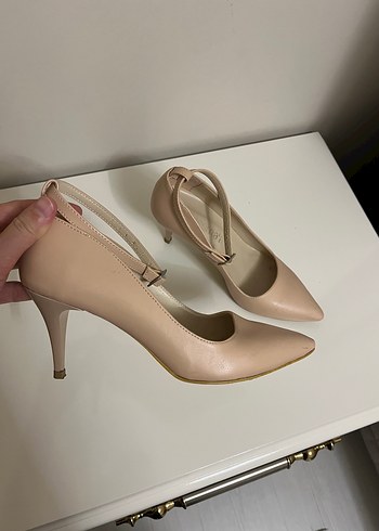 Diger Bej Deri Stiletto Topuklu Kadın Ayakkabı