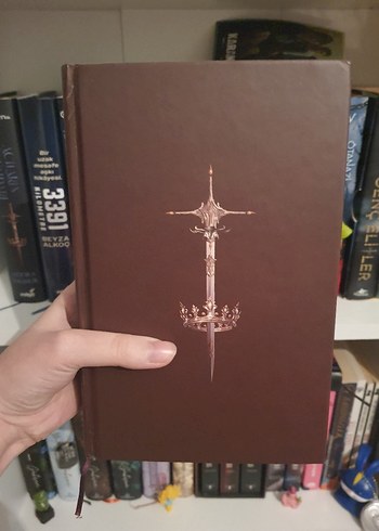 Varislerin Oyunu - adora Yağmur - Görsel 3