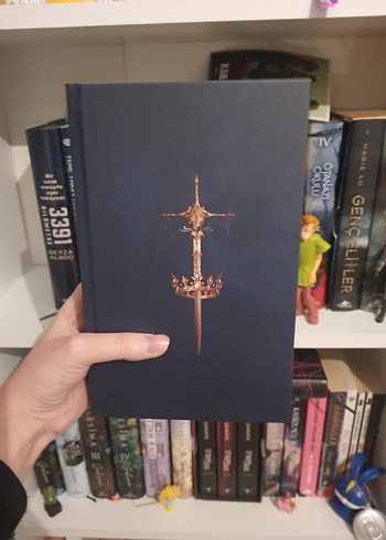 Acıların Hükümdarı - Adora Yağmur - Görsel 2