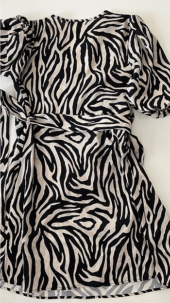 l Beden siyah Renk Zebra desenli saten elbise